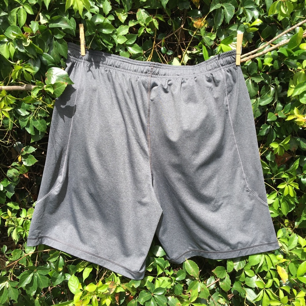 Men’s Under Armour Raid 10” Pocketed Shorts - Picture 7 of 9